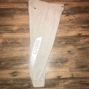 Oakley joggers Size: L